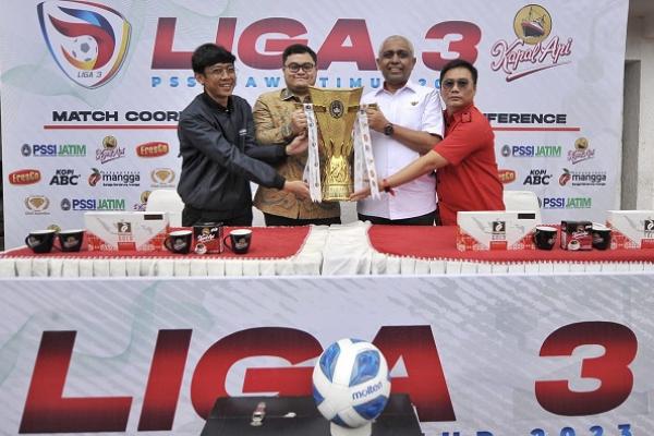 Kompetisi Liga 3 Kapal Api PSSI Jawa Timur 2023 resmi dibuka oleh Bupati Kediri Hanindhito Himawan Pramana. Bertempat di Stadion Canda Bhirawa Kediri, kompetisi amatir terbesar di Indonesia itu digulirkan serentak di 13 stadion di seluruh Jatim. 