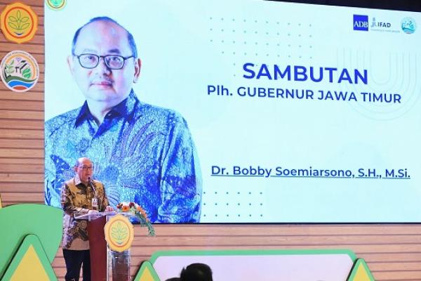 Pelaksana Harian (Plh) Gubernur Jawa Timur Bobby Soemiarsono menghadiri Kick Off Pelaksanaan Horticulture Development in Dry Land Areas Sector Project (HDDAP) di Hotel JW Marriott, Surabaya, Kamis (16/5).