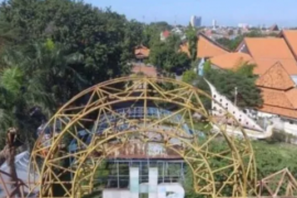 Bangun Ulang, Pemkot Surabaya Robohkan Gedung Lama Srimulat