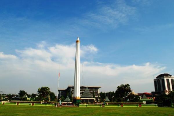 Tugu Pahlawan yang menjadi salah satu ikon menarik Kota Surabaya