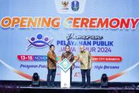 Pj Gubernur Jawa Timur Adhy Karyono membuka Pameran Pelayanan Publik Jawa Timur 2024, sebagai upaya meningkatkan akses layanan kepada masyarakat ( Foto : Pemprov Jatim )